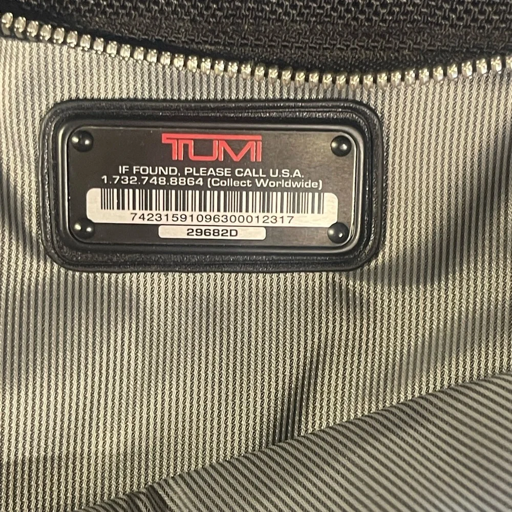 Tumi very nice